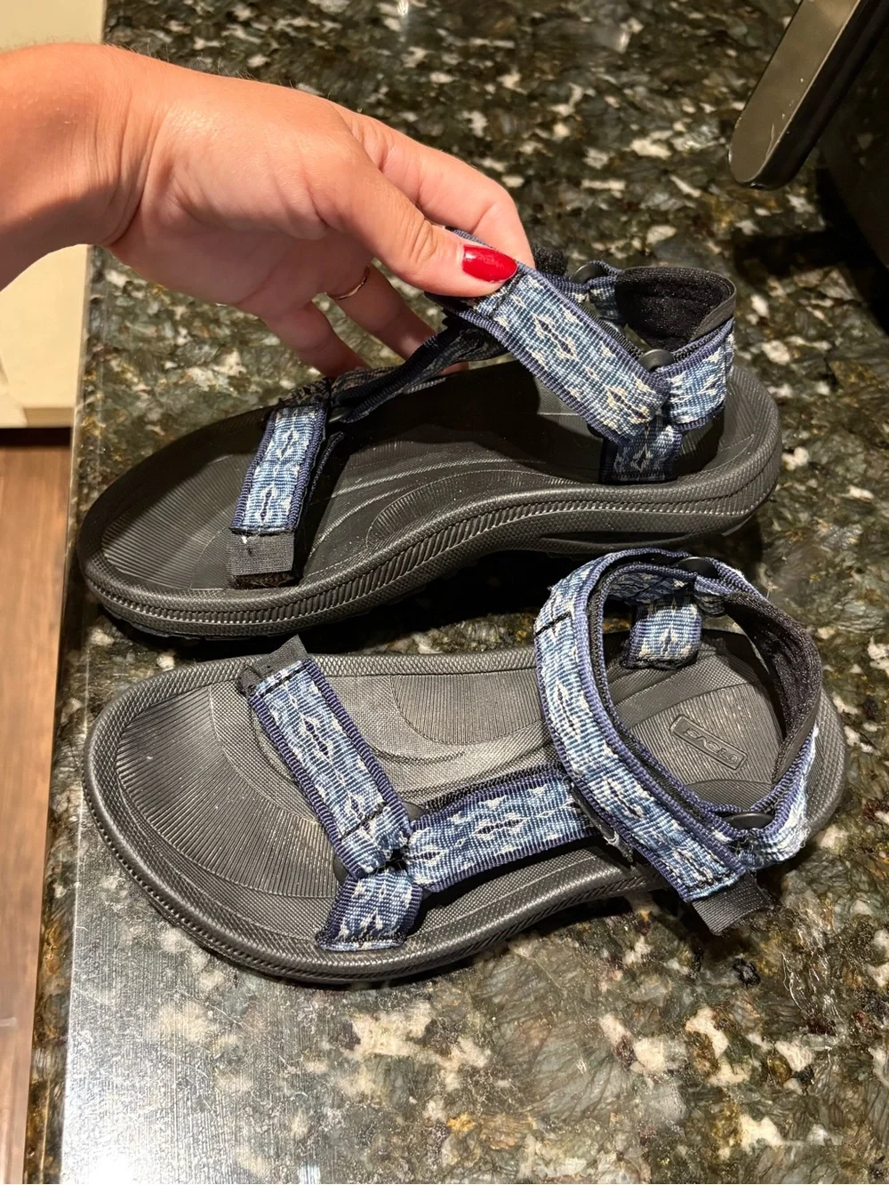 Womens size 5 Tevas Sandals Black & Blue Velcro